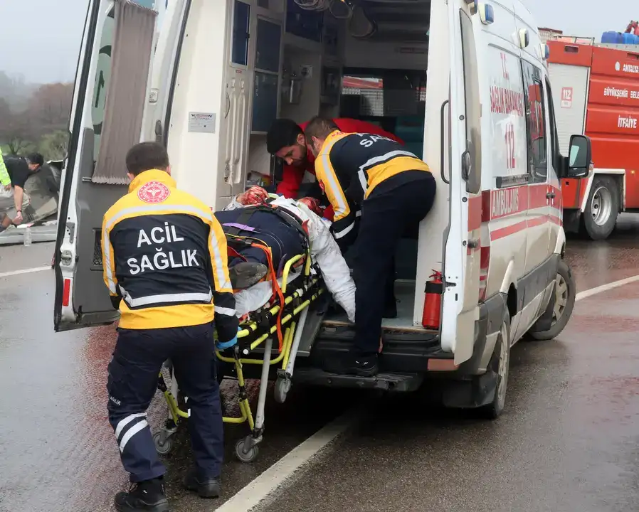 Antalya’da Yolcu Otobüsü Faciası: 10 Ölü, 24 Yaralı 37